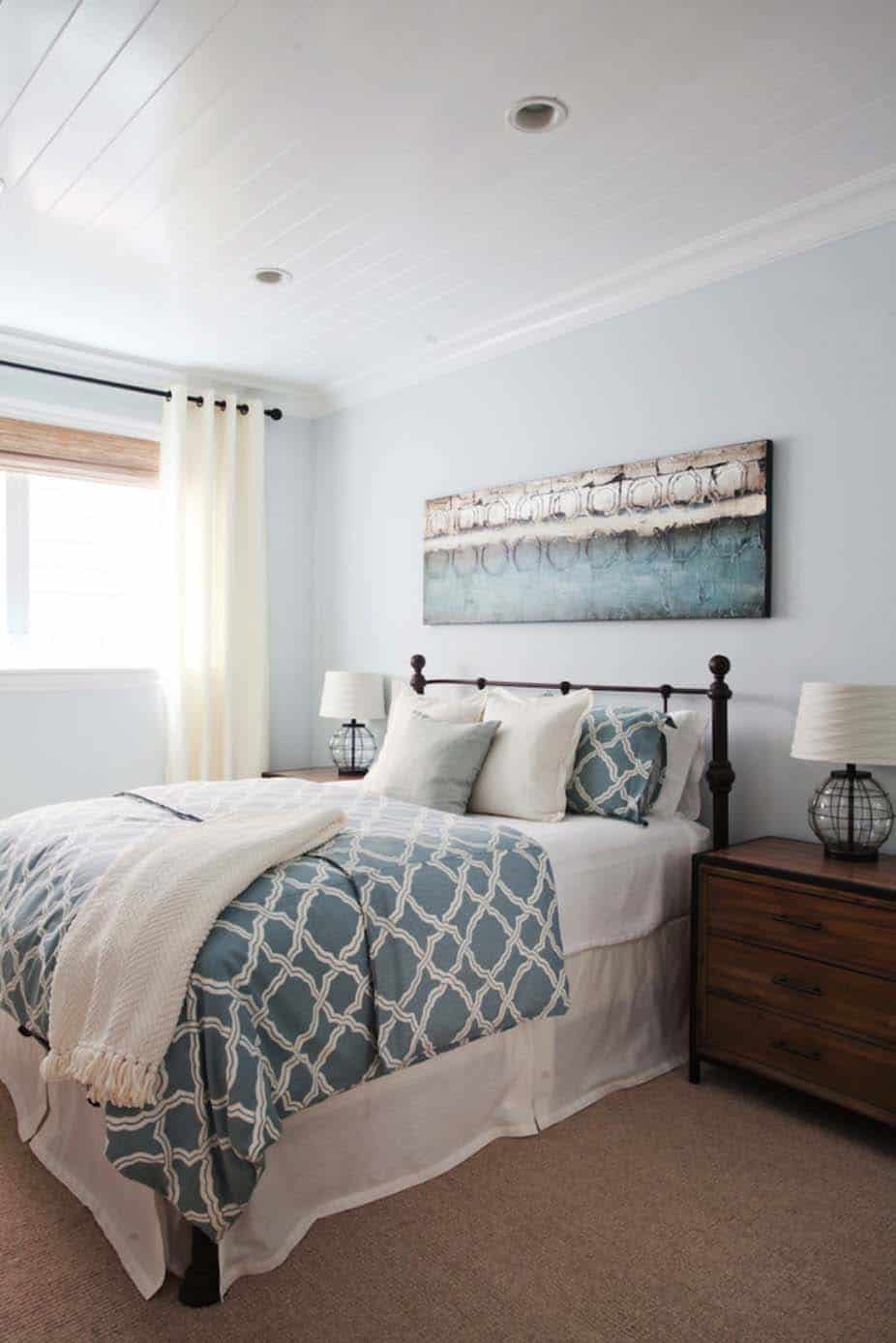 coastal-luxe-beach-style-bedroom