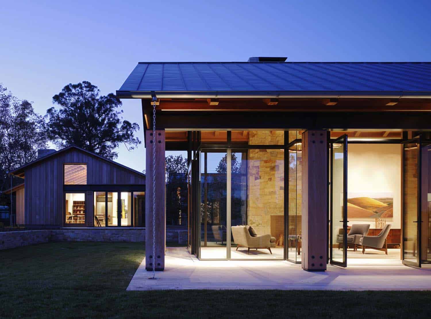 contemporary-farmhouse-exterior