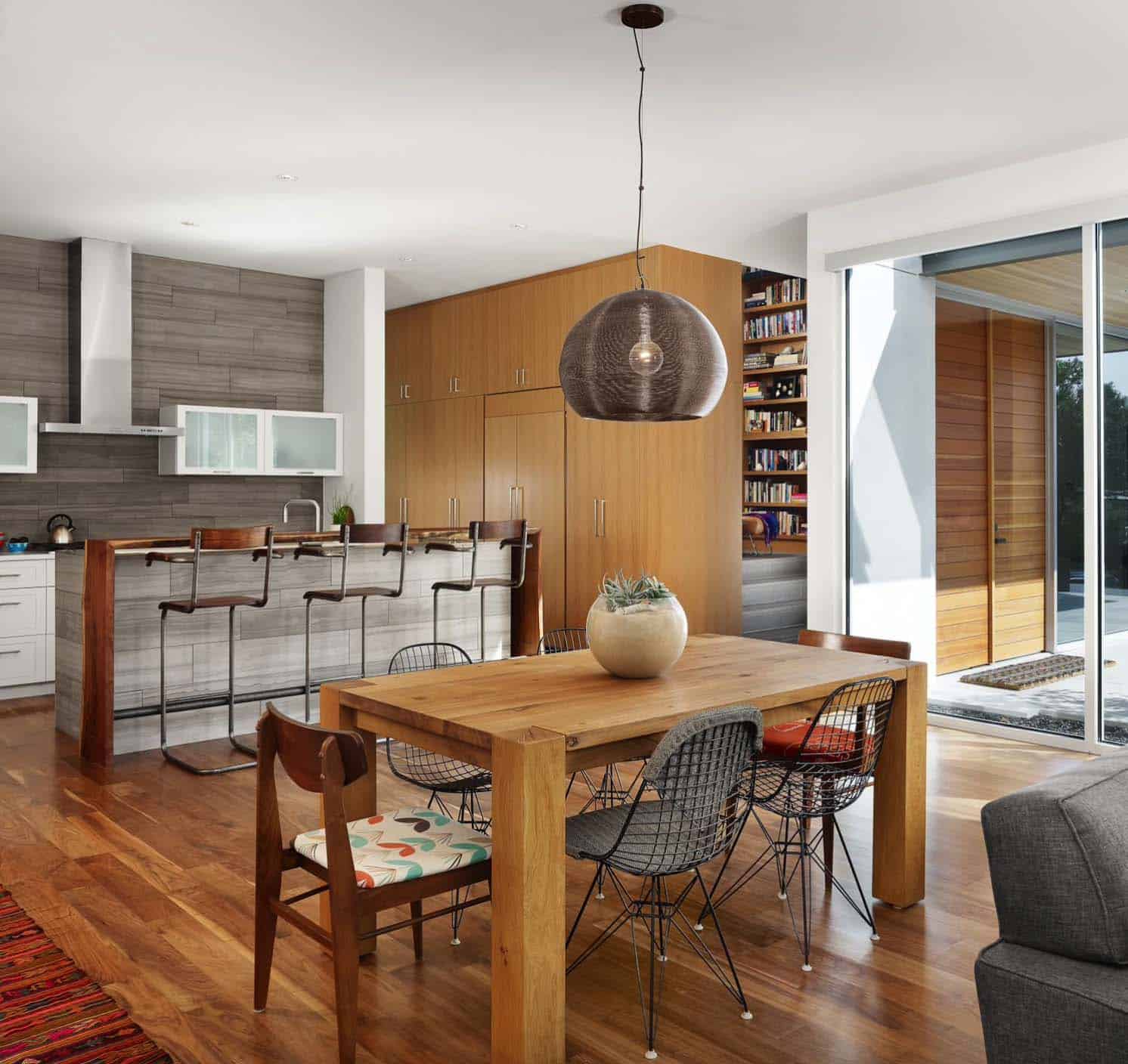 contemporary-home-kitchen