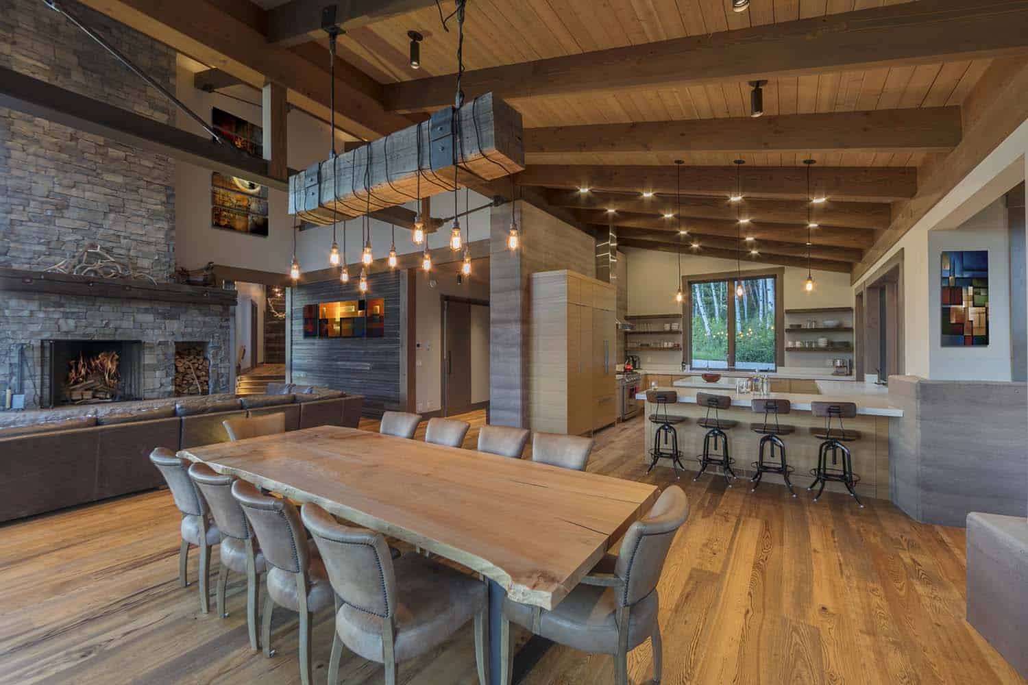 contemporary-mountain-cabin-dining-room