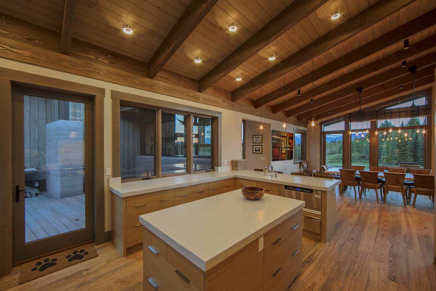 contemporary-mountain-cabin-kitchen