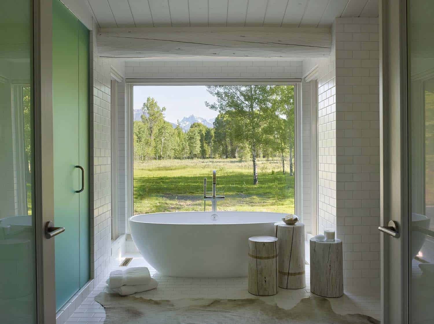 contemporary-rustic-log-cabin-bathroom