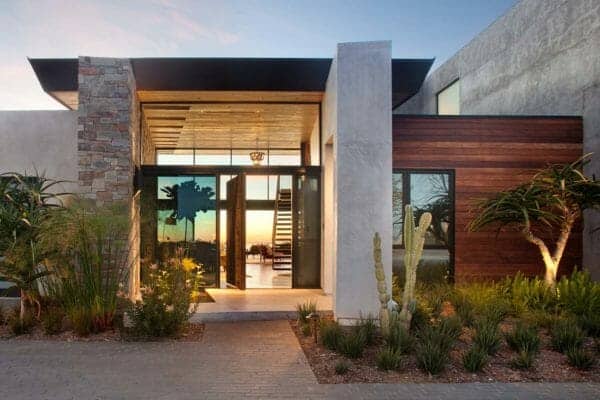 featured posts image for Modernist stone and wood dwelling offers panoramic Pacific Ocean views