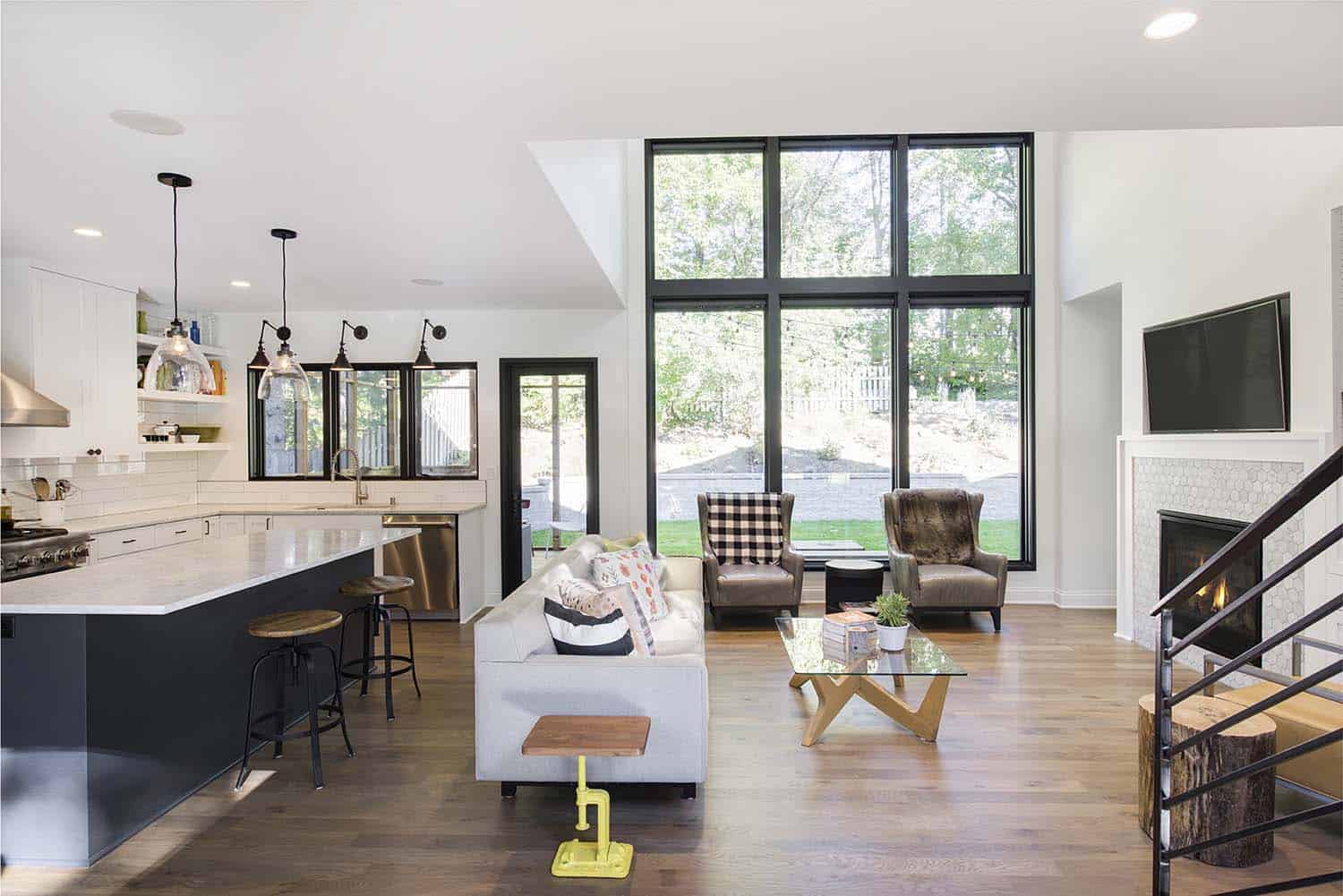 residence-modern-farmhouse-living-room