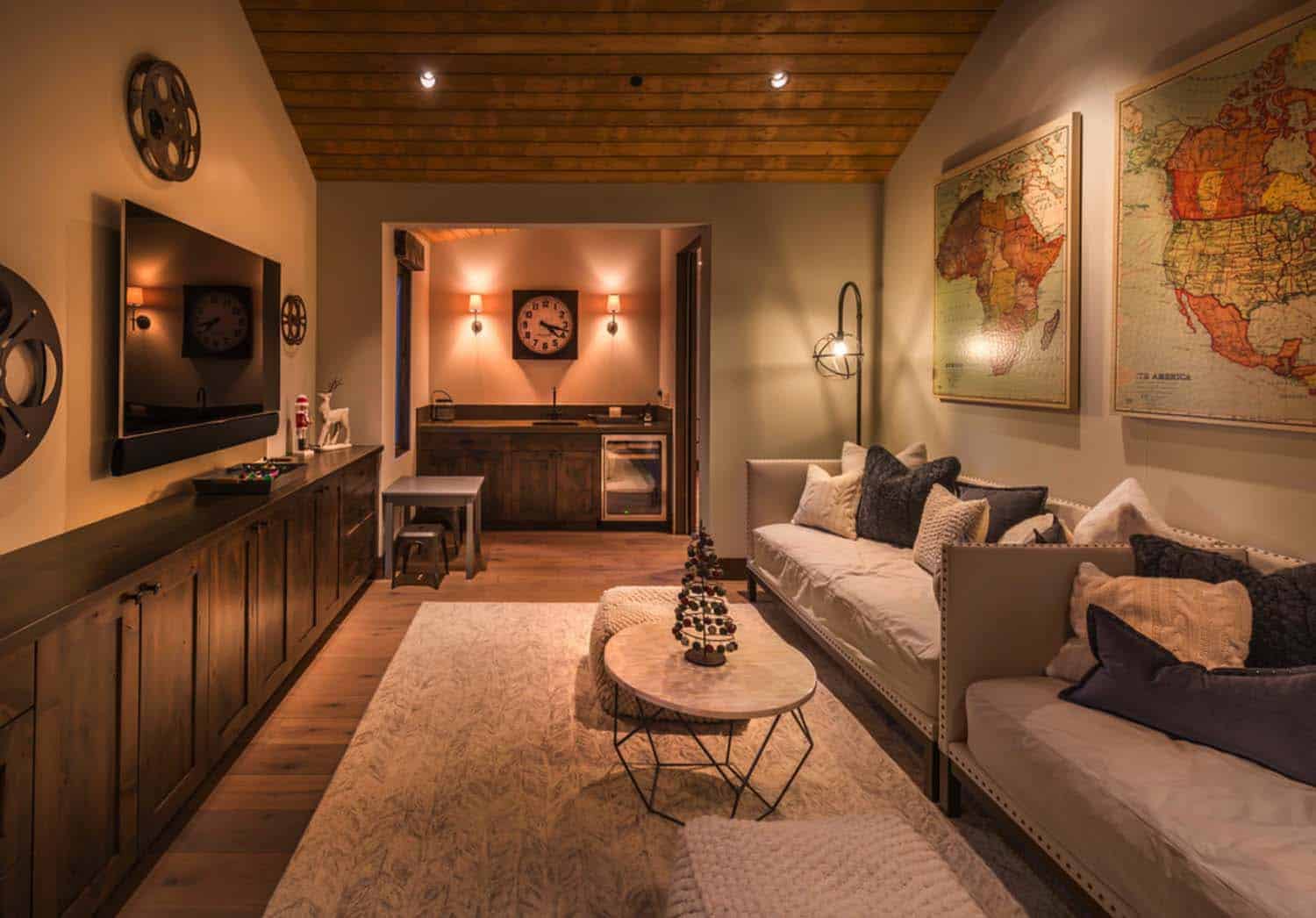 rustic-contemporary-family-room