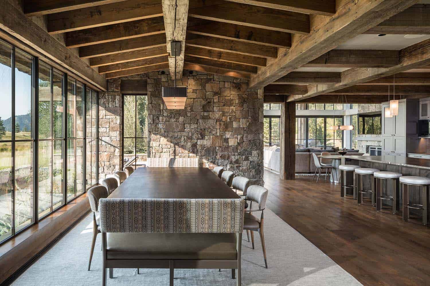 rustic-mountain-home-dining-room