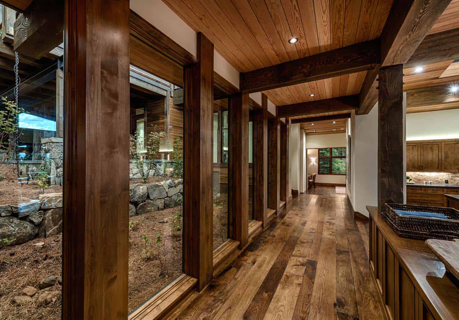 transitional-style-mountain-home-hall