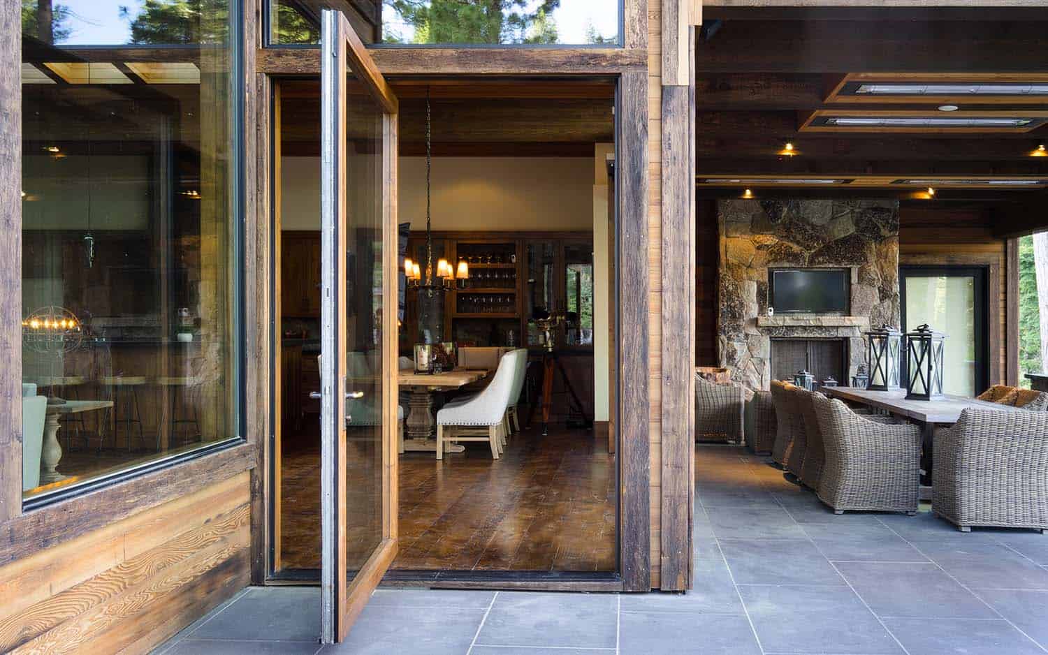 transitional-style-mountain-home-entry