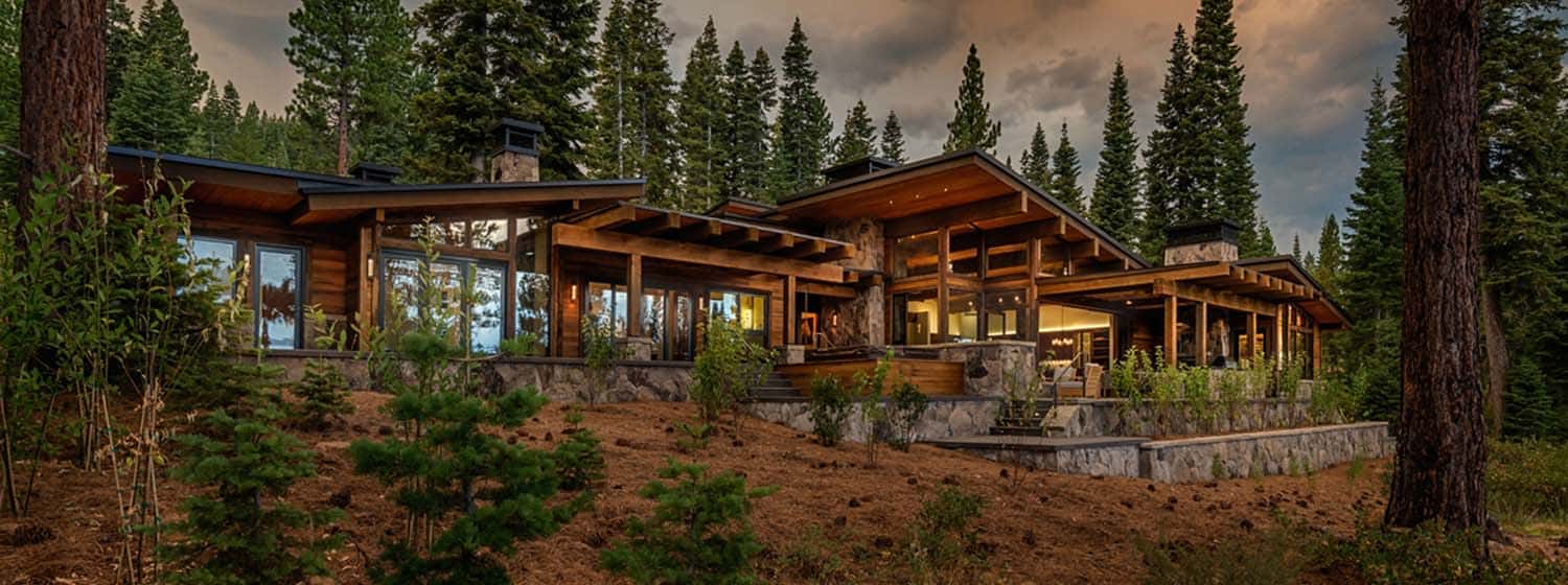 transitional-style-mountain-home-exterior