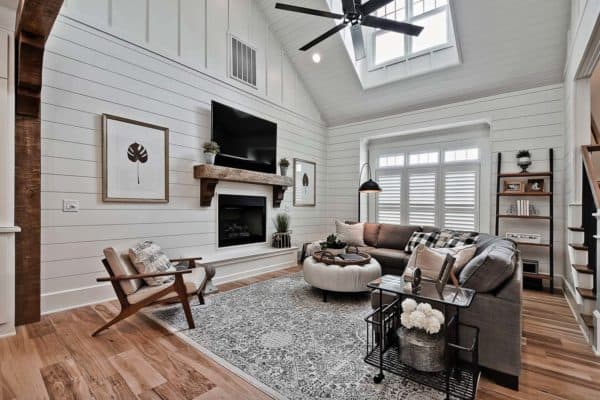 featured posts image for Welcoming craftsman style home with farmhouse touches in Arkansas