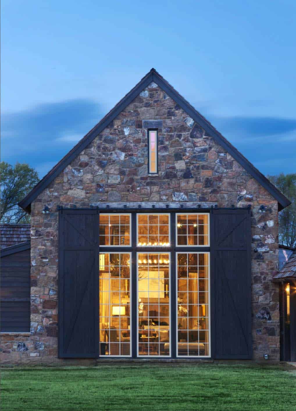 party-barn-farmhouse-exterior