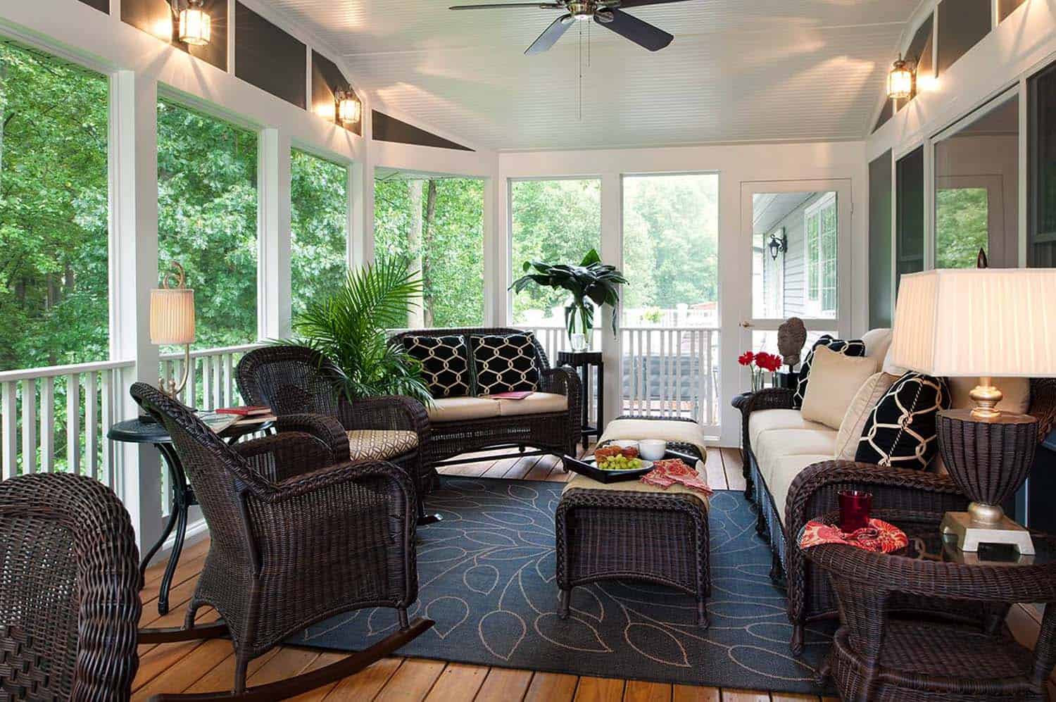 30 Fabulous Screened In Porch Ideas Boasting Woodsy Views