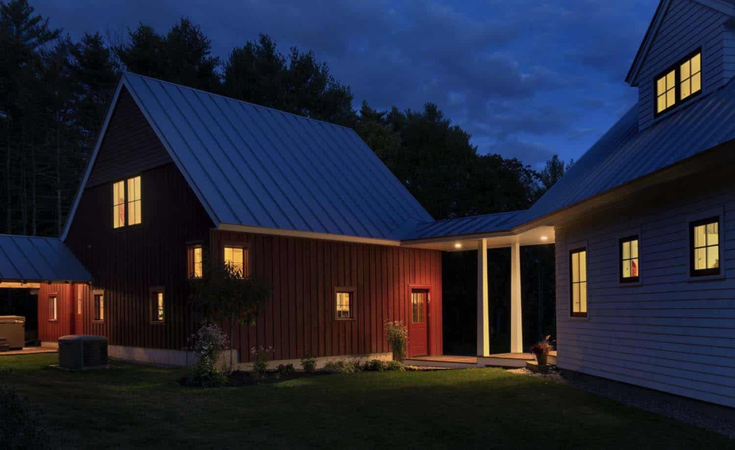 farmhouse-traditional-exterior