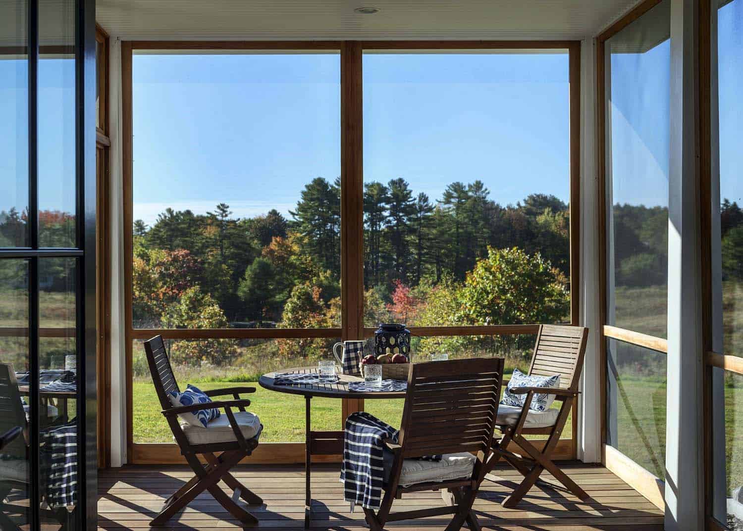 traditional-screened-porch