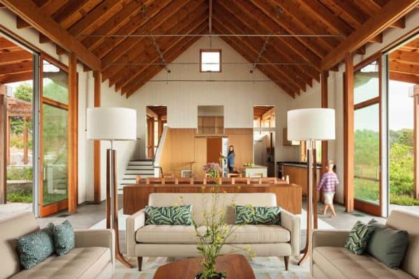 modernized-farmhouse-coastal-retreat-living-room