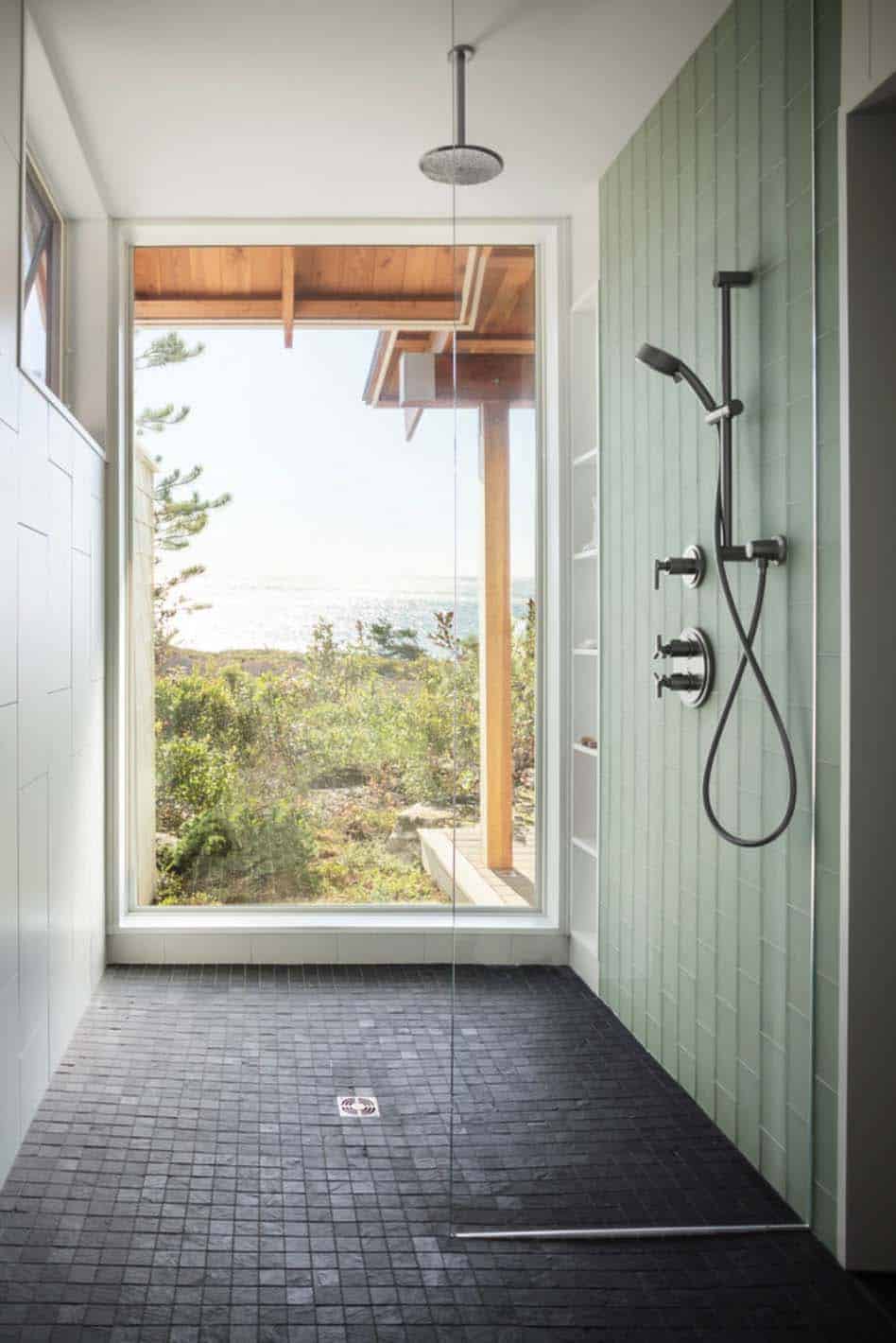 modernized-farmhouse-coastal-retreat-bathroom