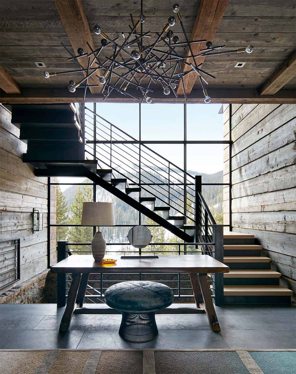 mountain-modern-home-entry-staircase