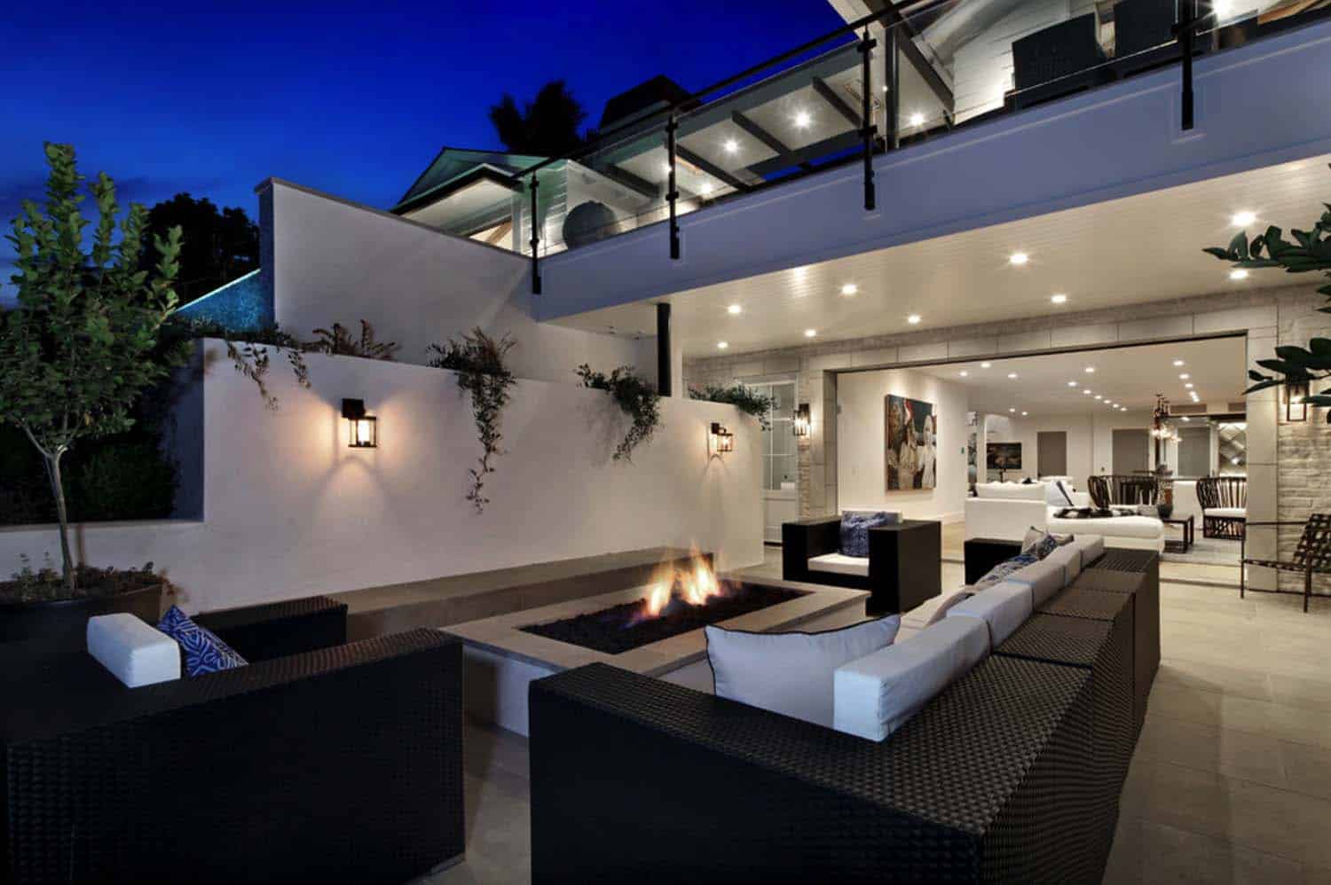 contemporary-exterior-patio