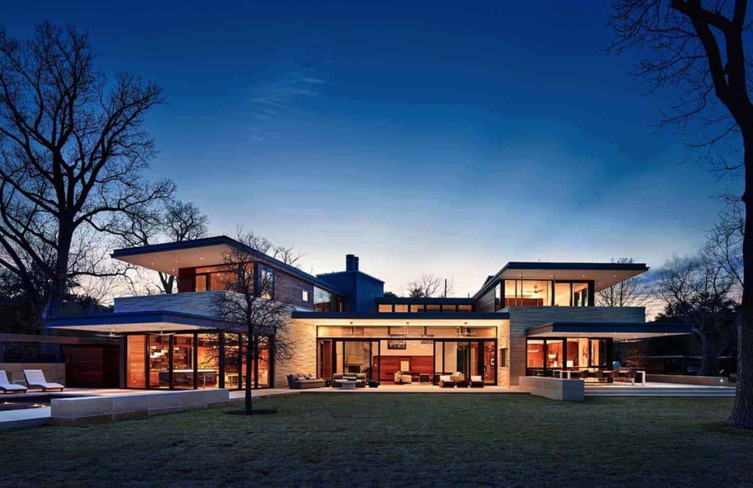 family-lake-house-modern-exterior