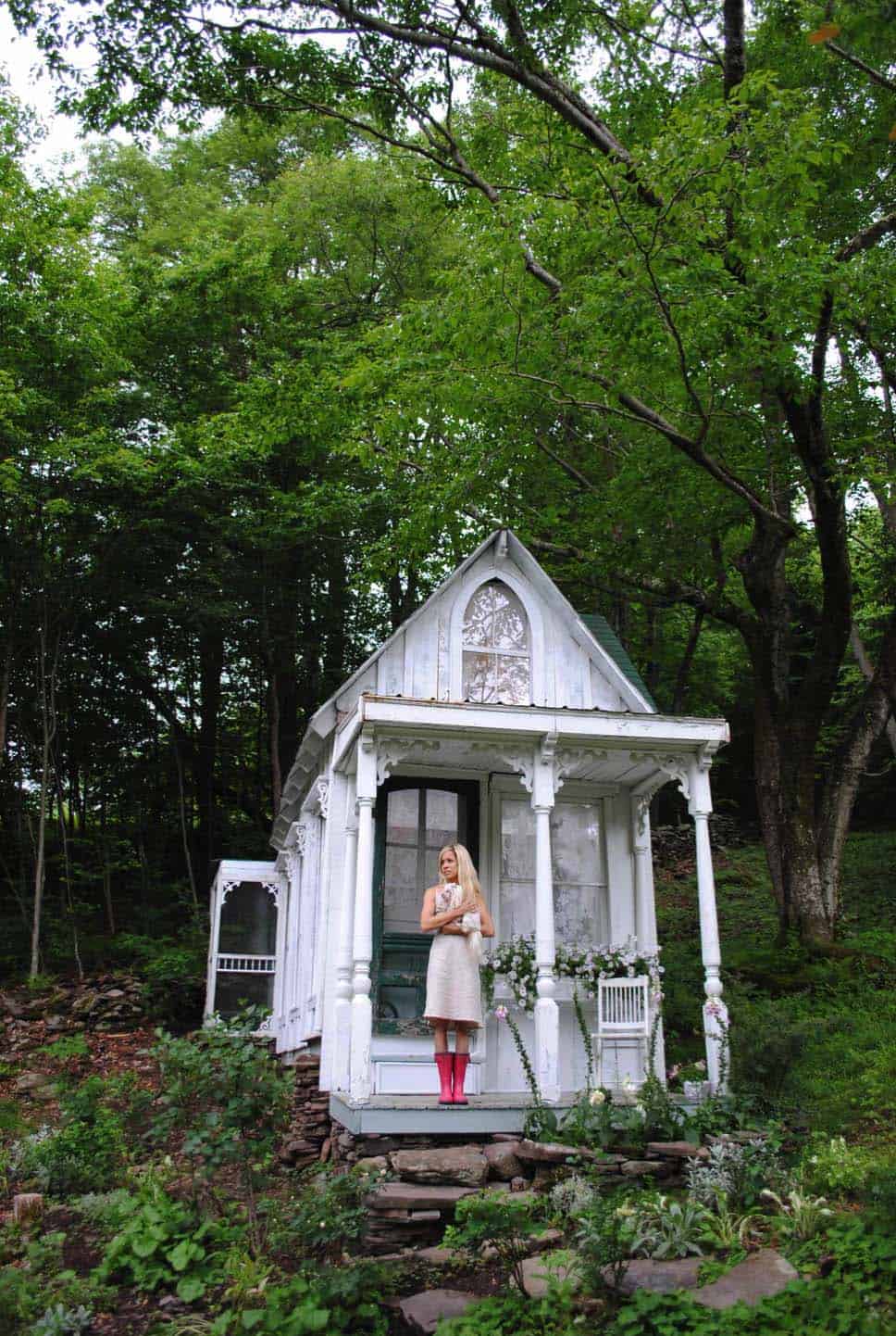 she-shed-backyard-garden-getaway