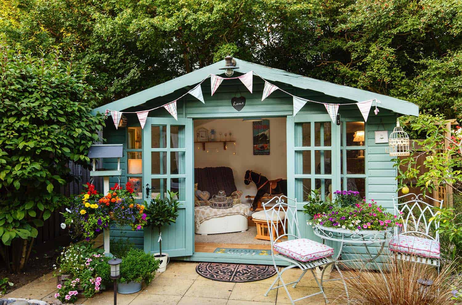 Your Personal Oasis: 26 She Shed Ideas - DigsDigs