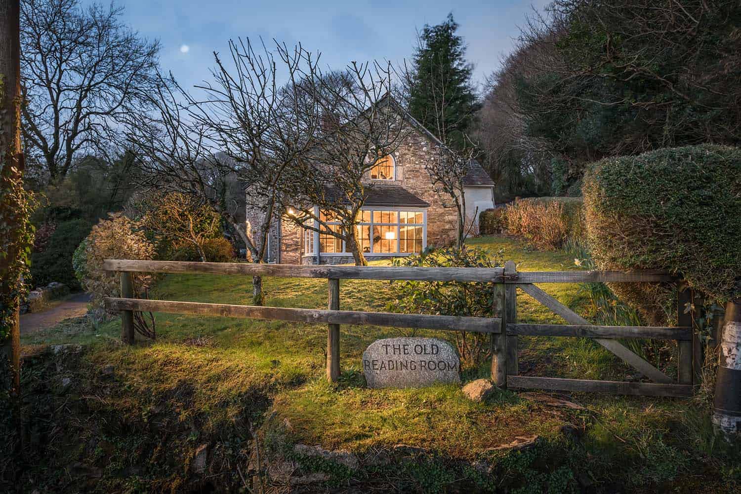 stone-cottage-exterior
