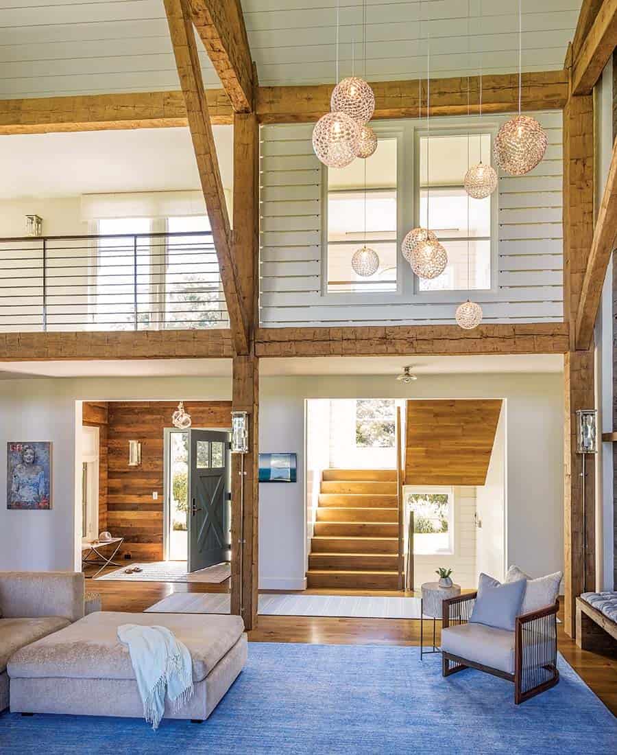 barn-style-coastal-home-living-room