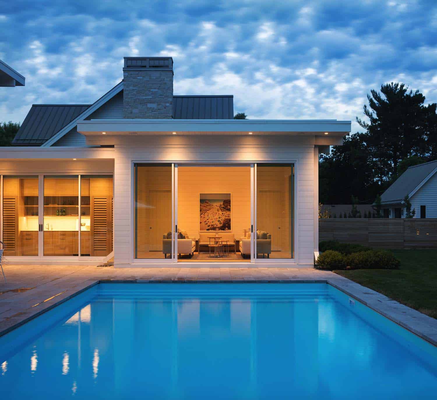 coastal-modern-home-pool