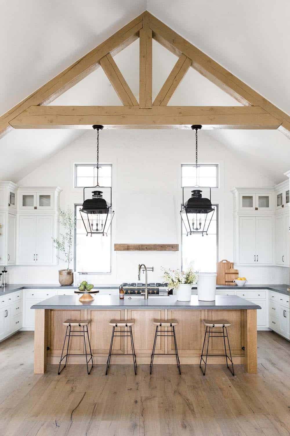 farmhouse-style-kitchen