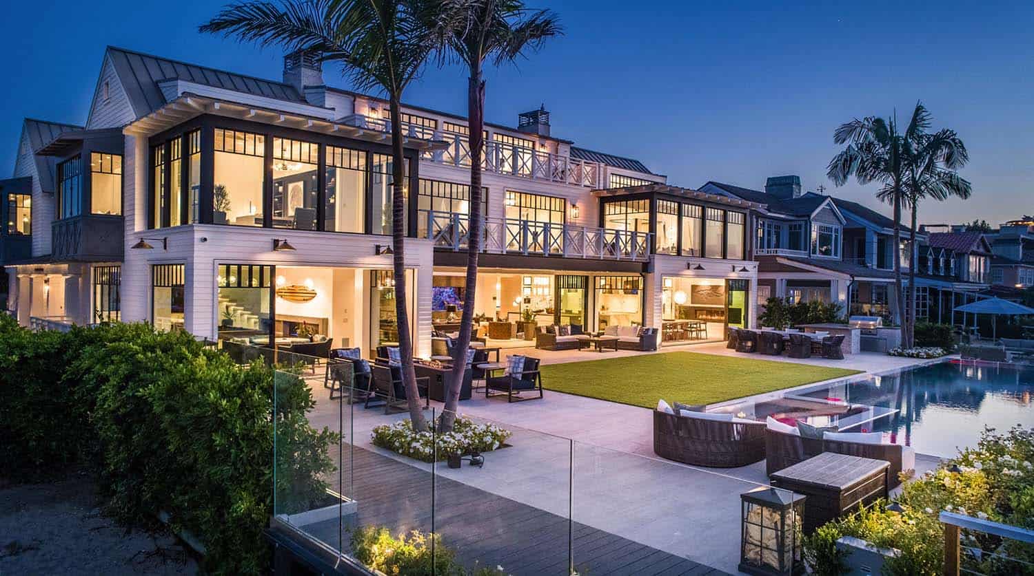 modern-beach-house-beach-style-exterior