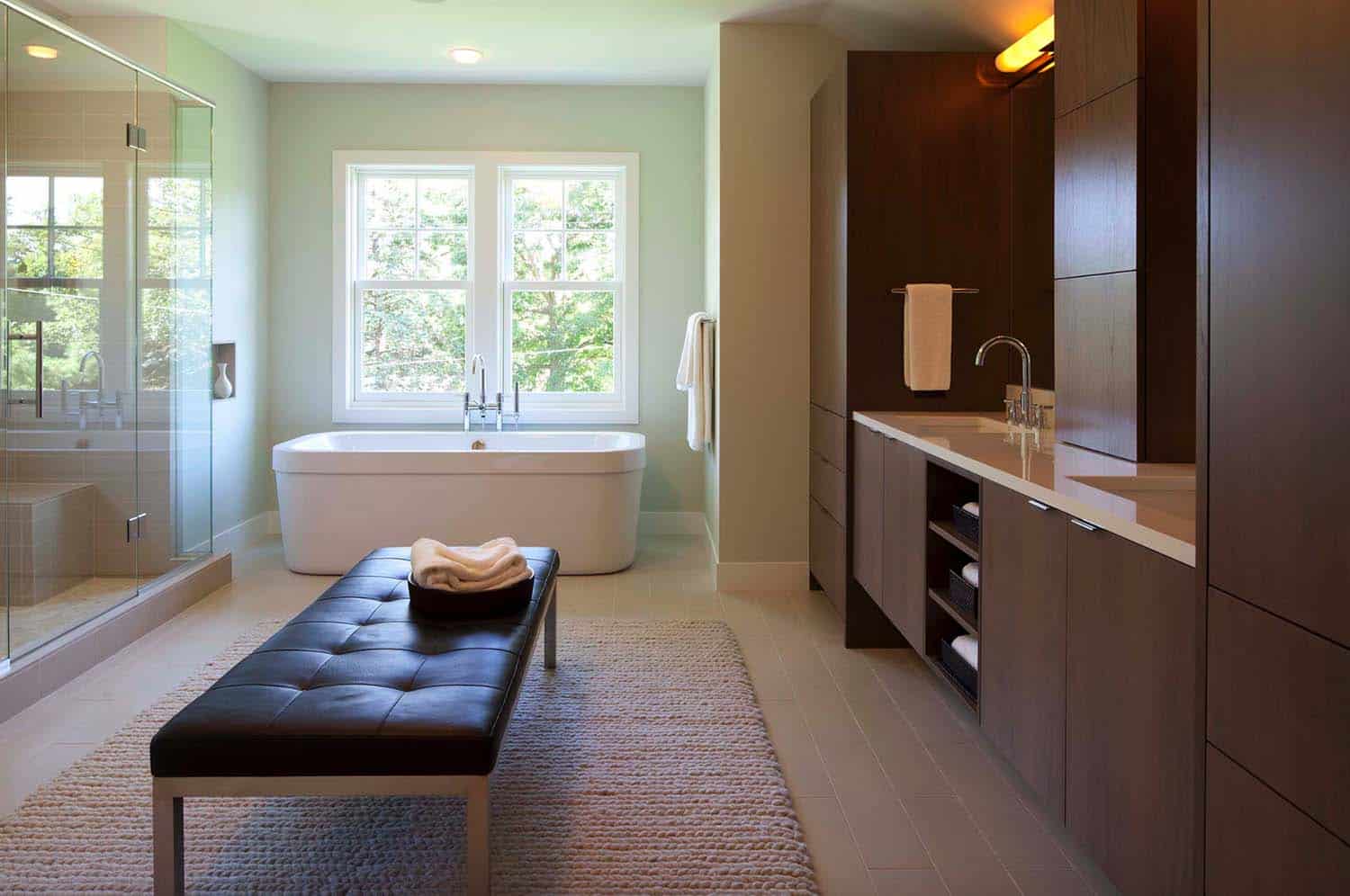 modern-shingle-style-home-master-bathroom