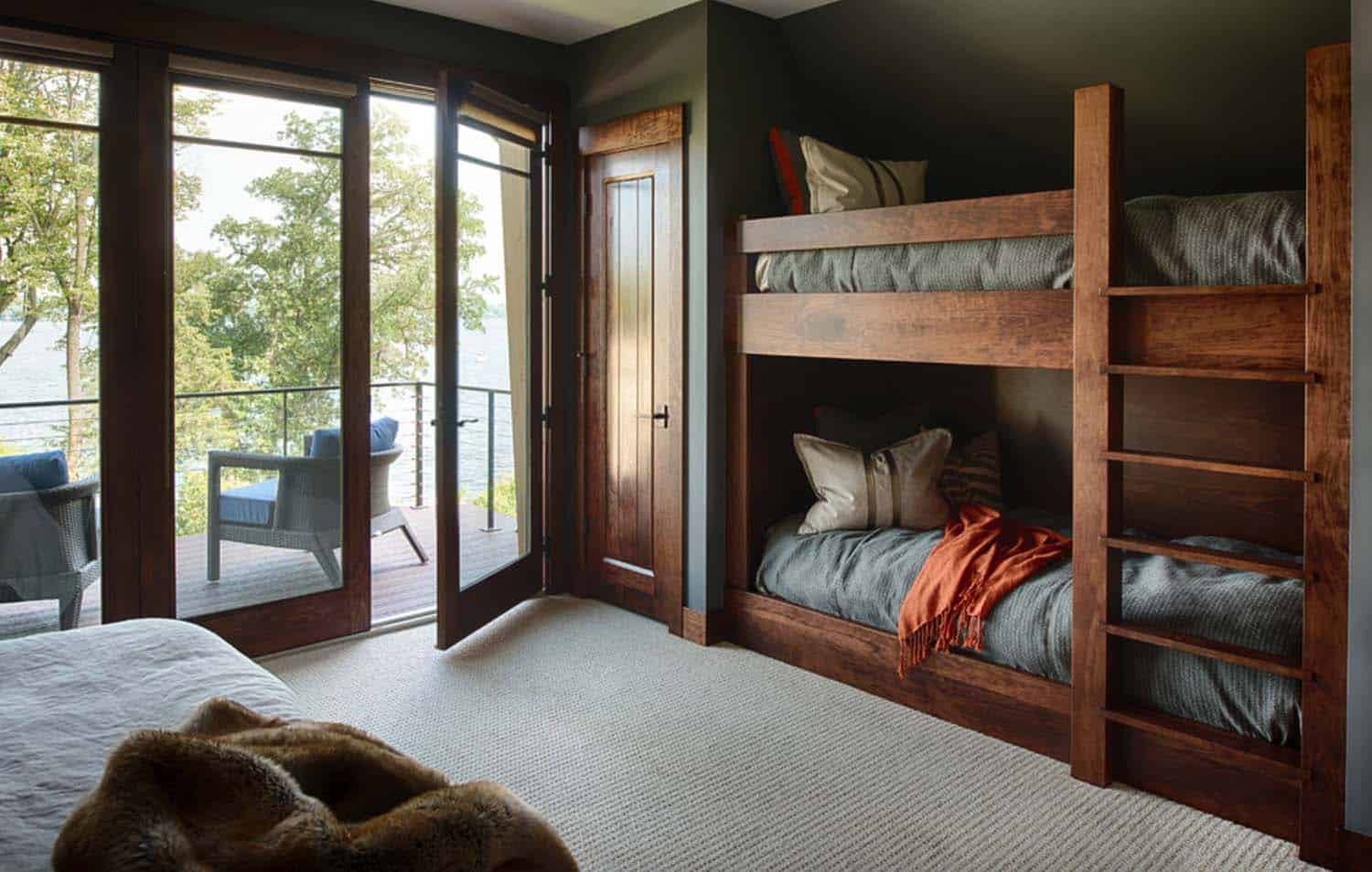modern-poolhouse-guest-bunk-bedroom