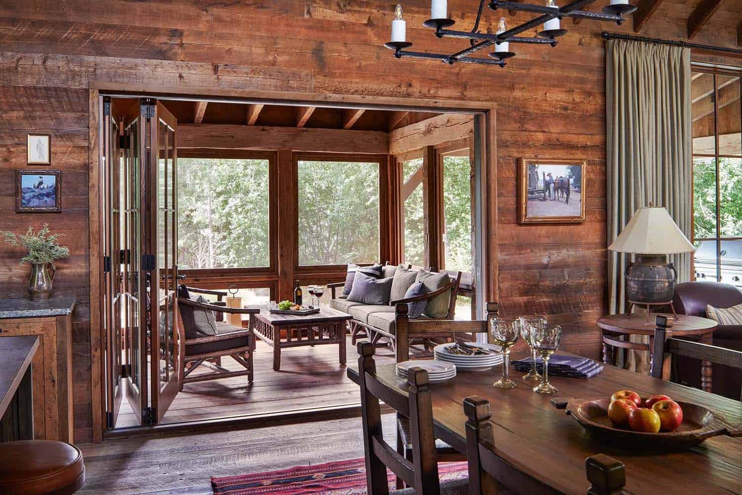 rustic-ranch-dining-room