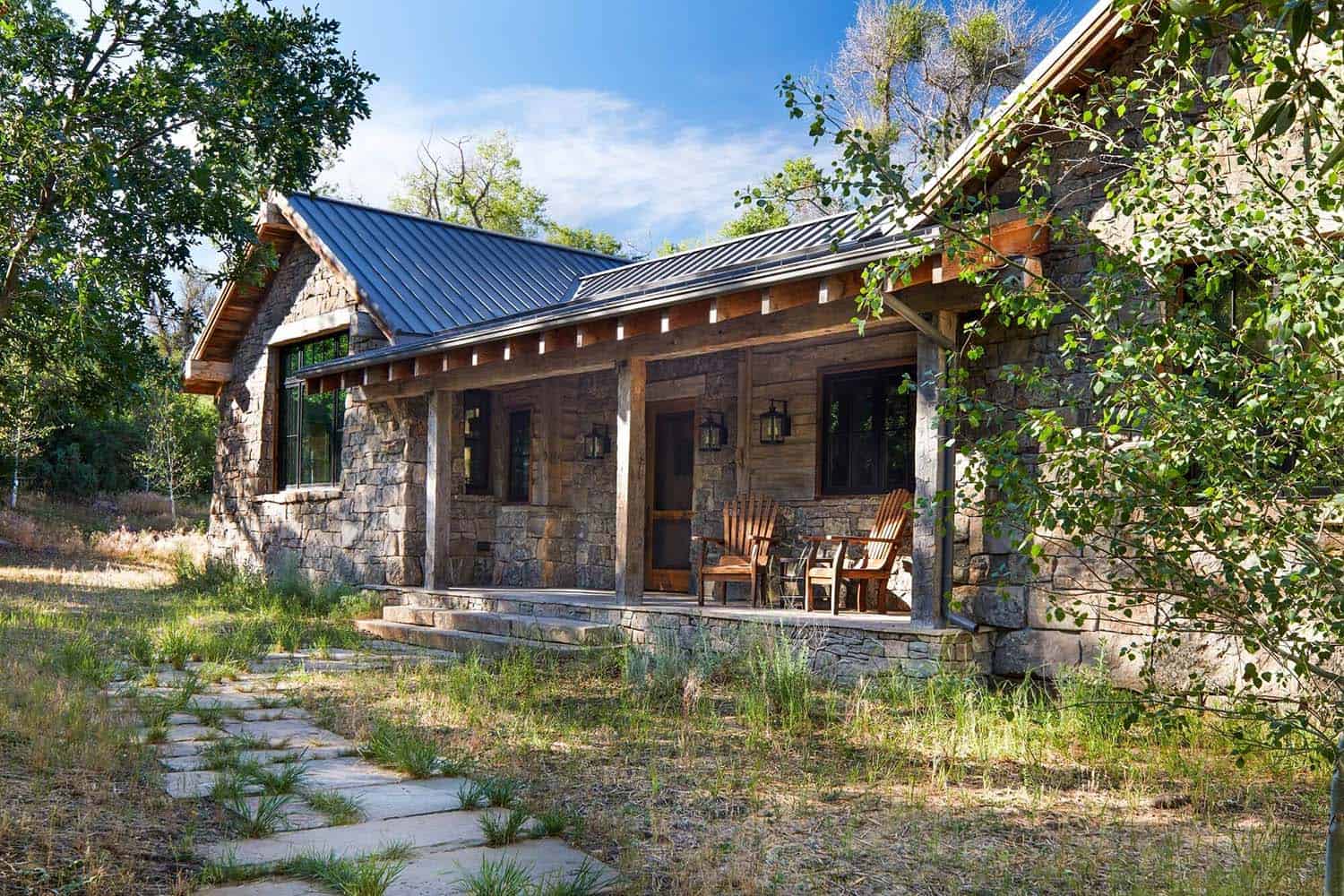 utah-rustic-ranch-house-exterior