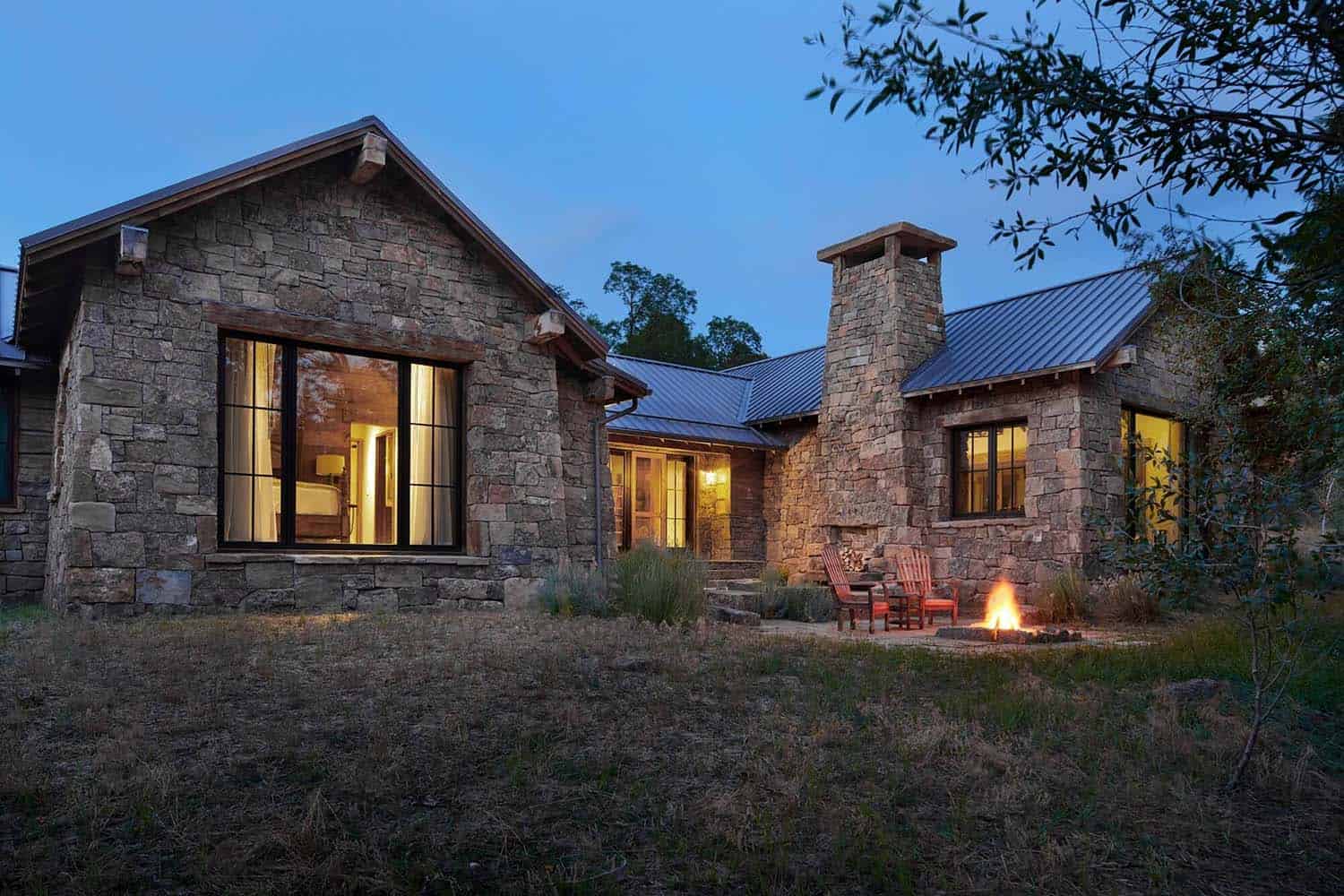 utah-rustic-ranch-house-exterior