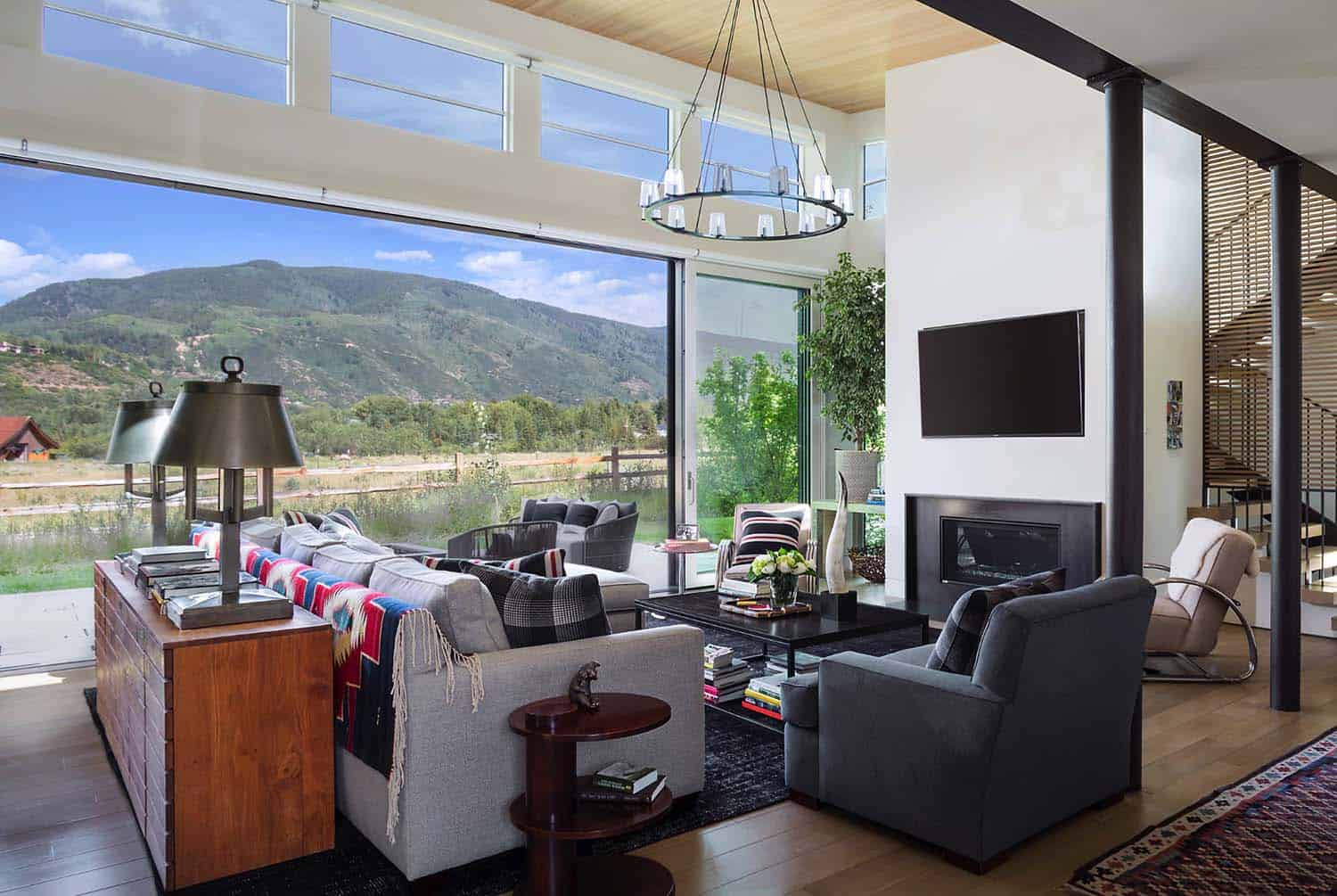 contemporary-home-living-room