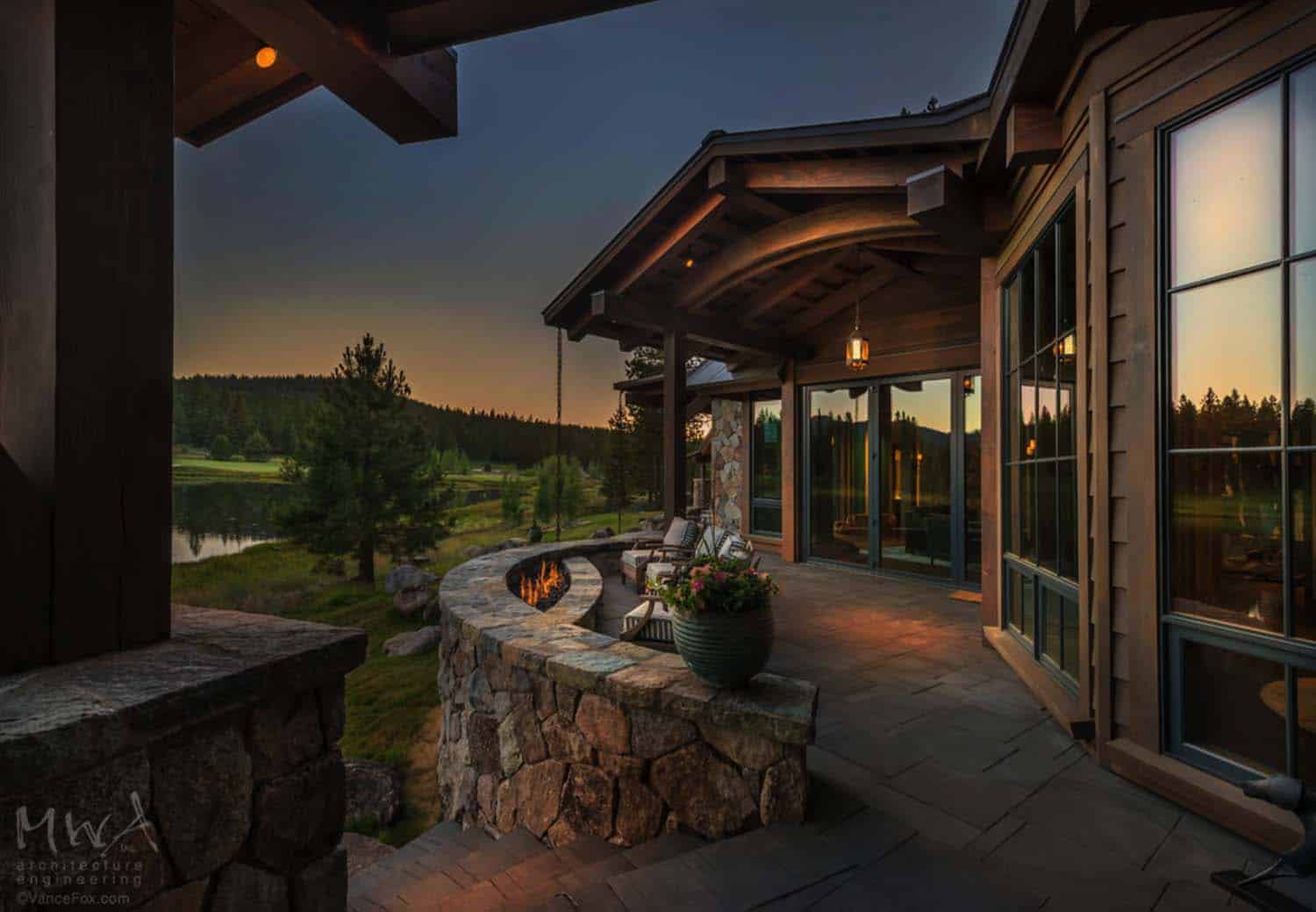 contemporary-mountain-home-patio
