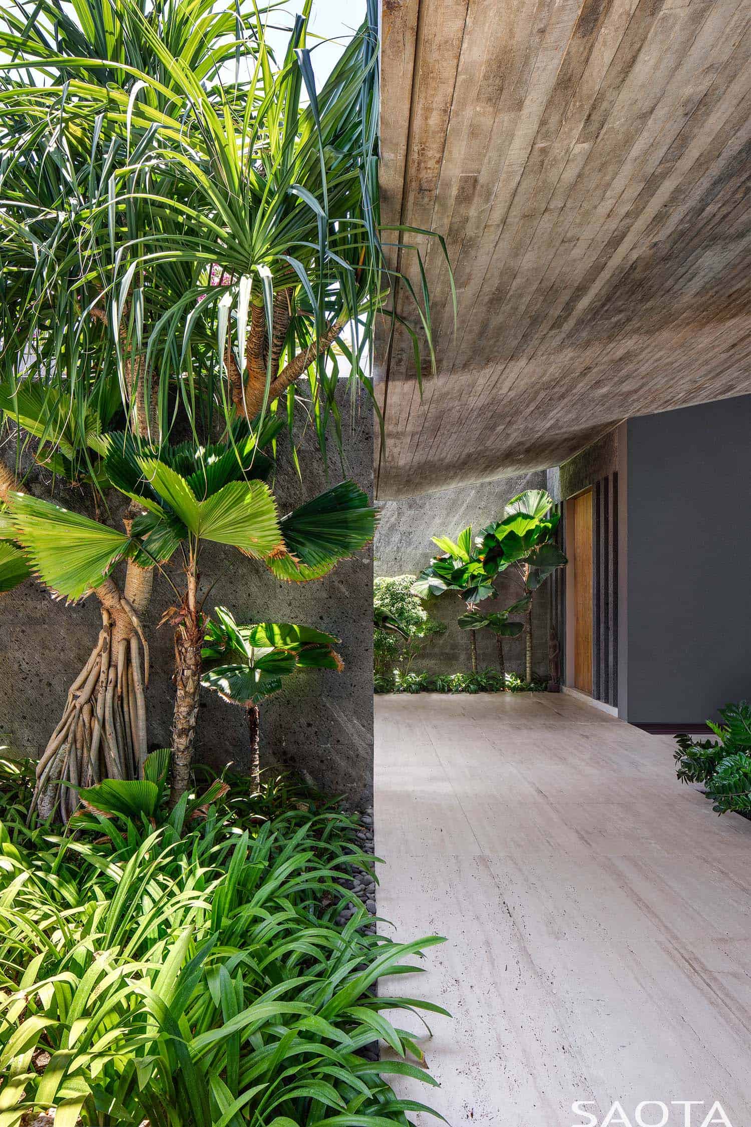 contemporary-resort-inspired-home-exterior