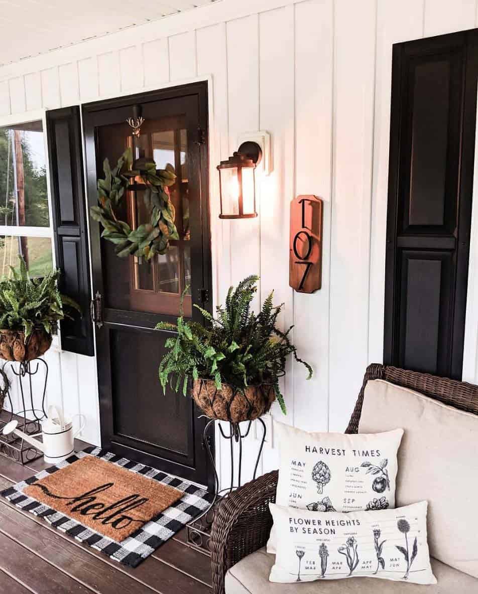 30 Gorgeous And Inviting Farmhouse Style Porch Decorating Ideas