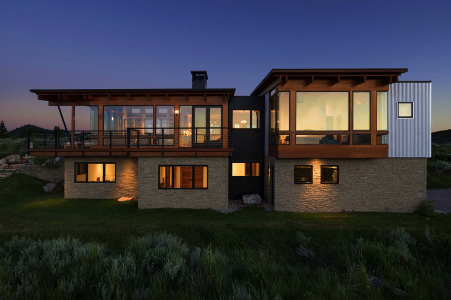 industrial-modern-hilltop-home-exterior