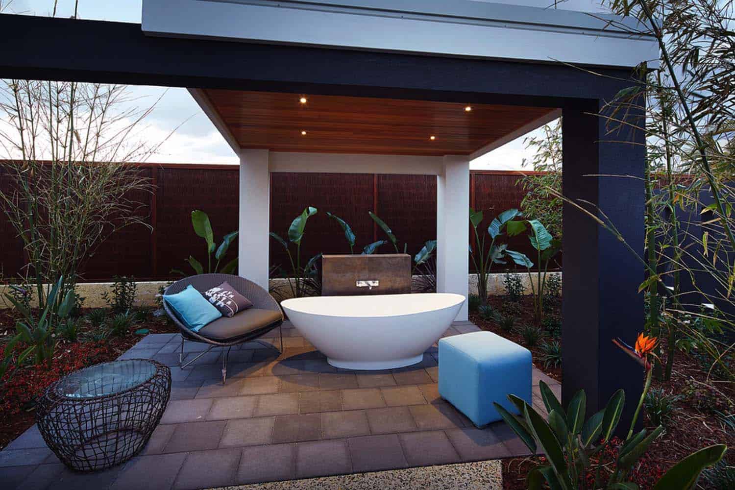 outdoor-tub