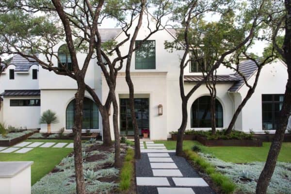 featured posts image for Gorgeous Mediterranean home in Texas surrounded by majestic oaks