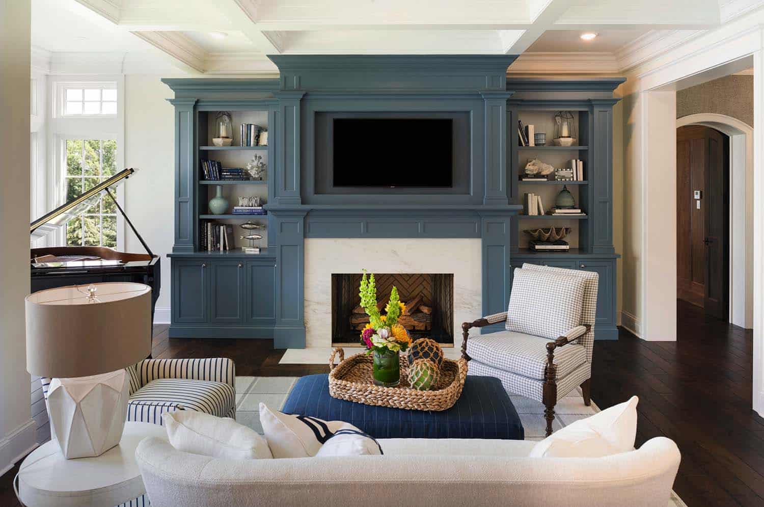 nautical-cottage-beach-style-family-room