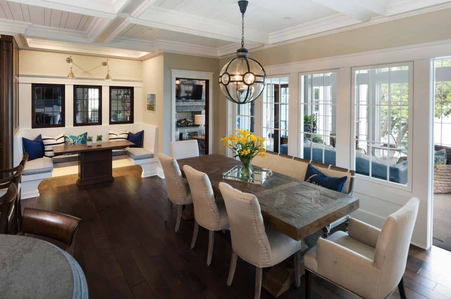 nautical-cottage-beach-style-dining-room