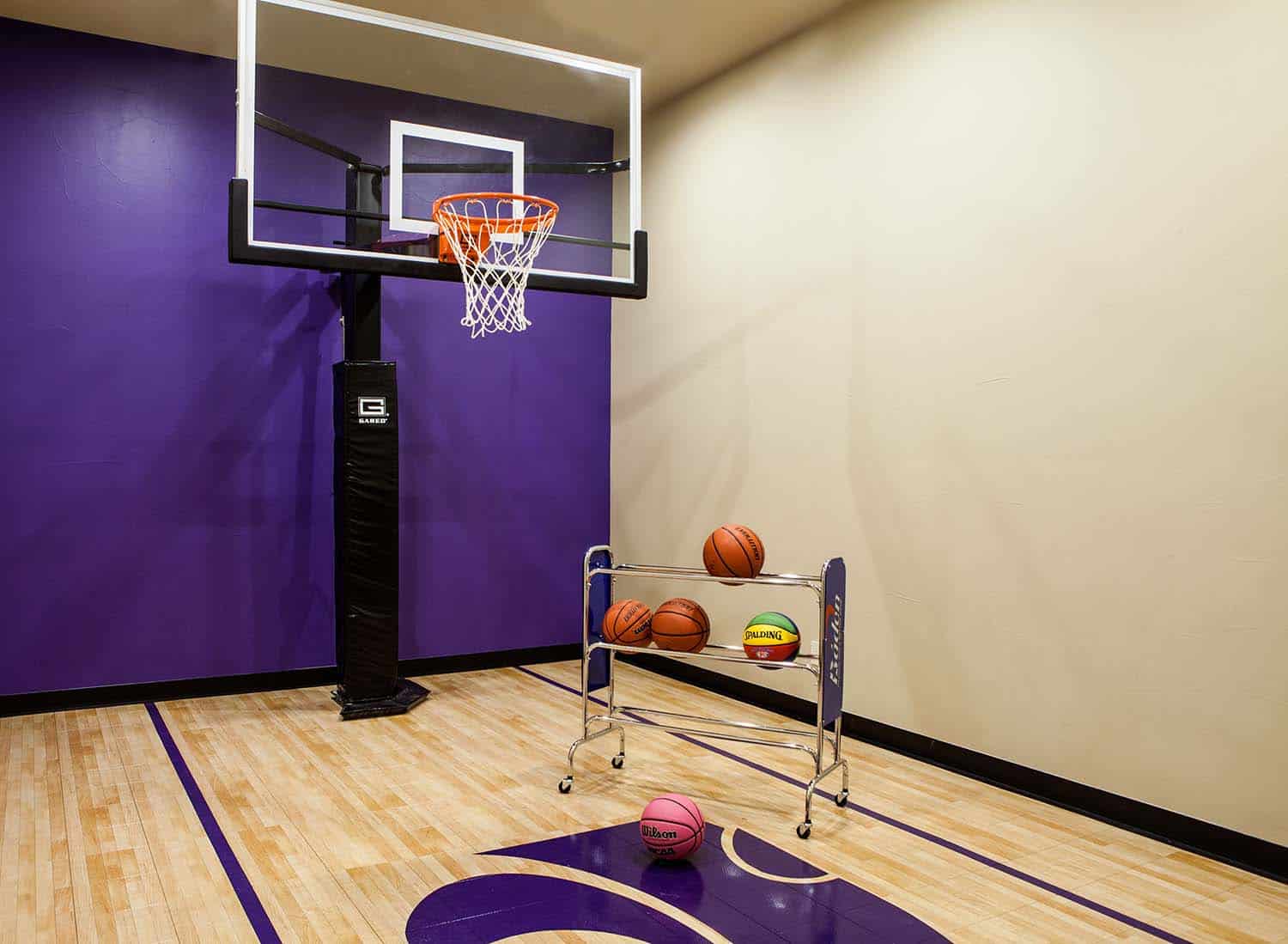 indoor-basketball-court