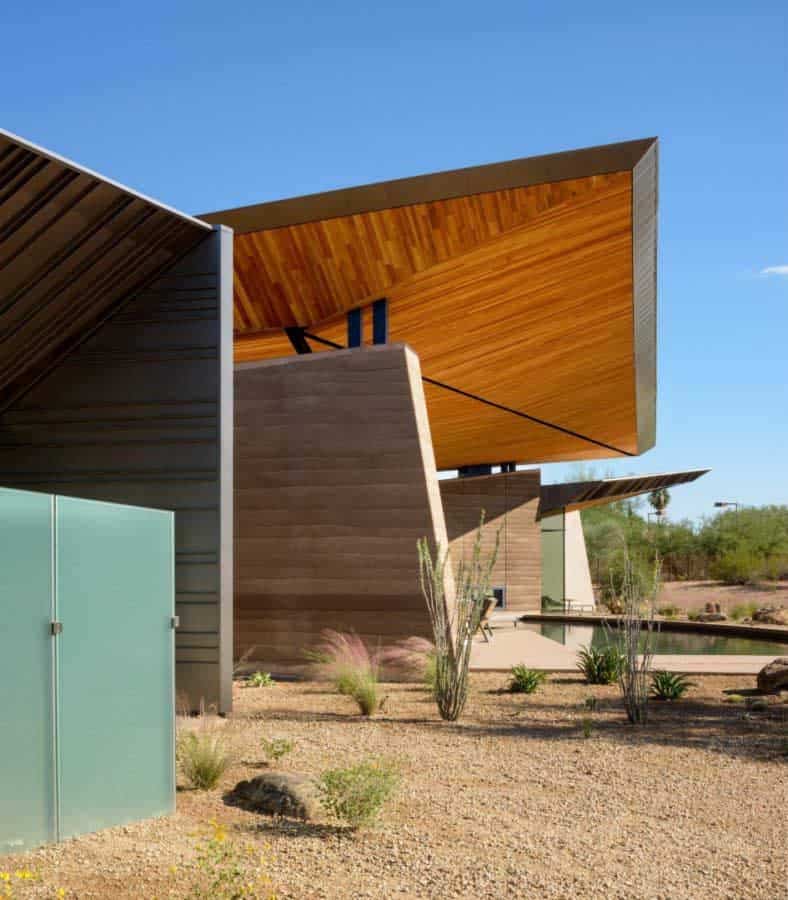 desert-modern-home-exterior