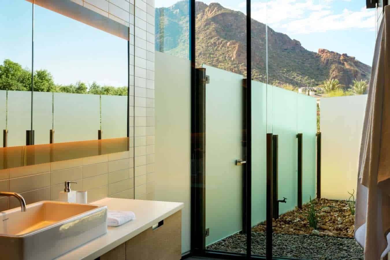 desert-modern-bathroom