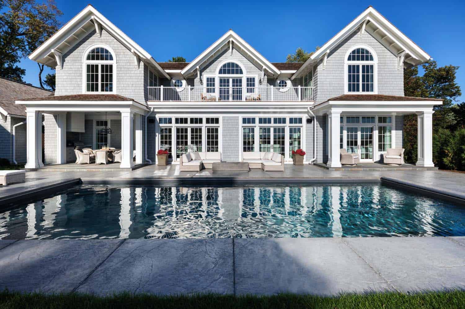 beach-house-traditional-pool