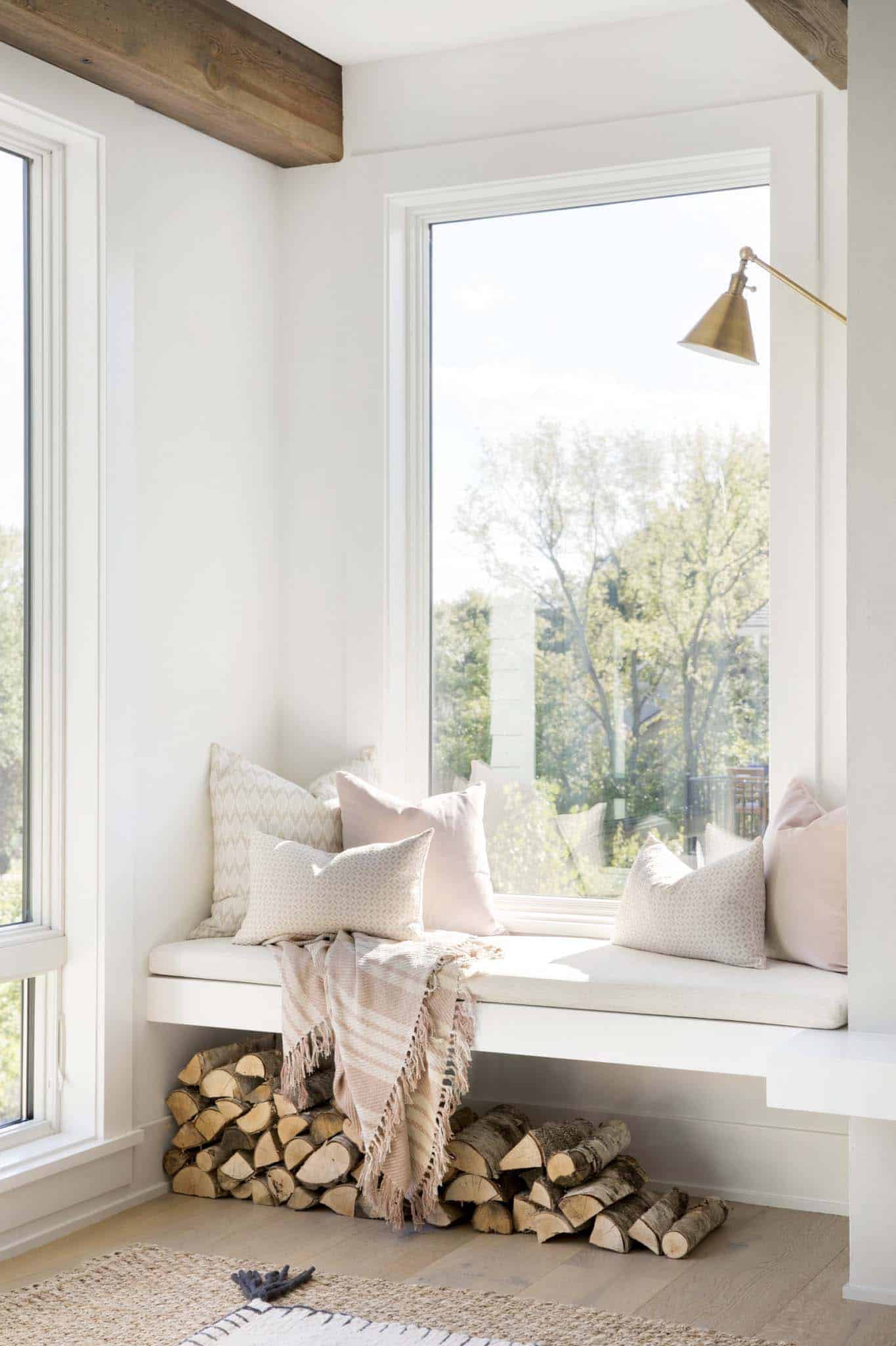 modern-farmhouse-living-room-window-seat
