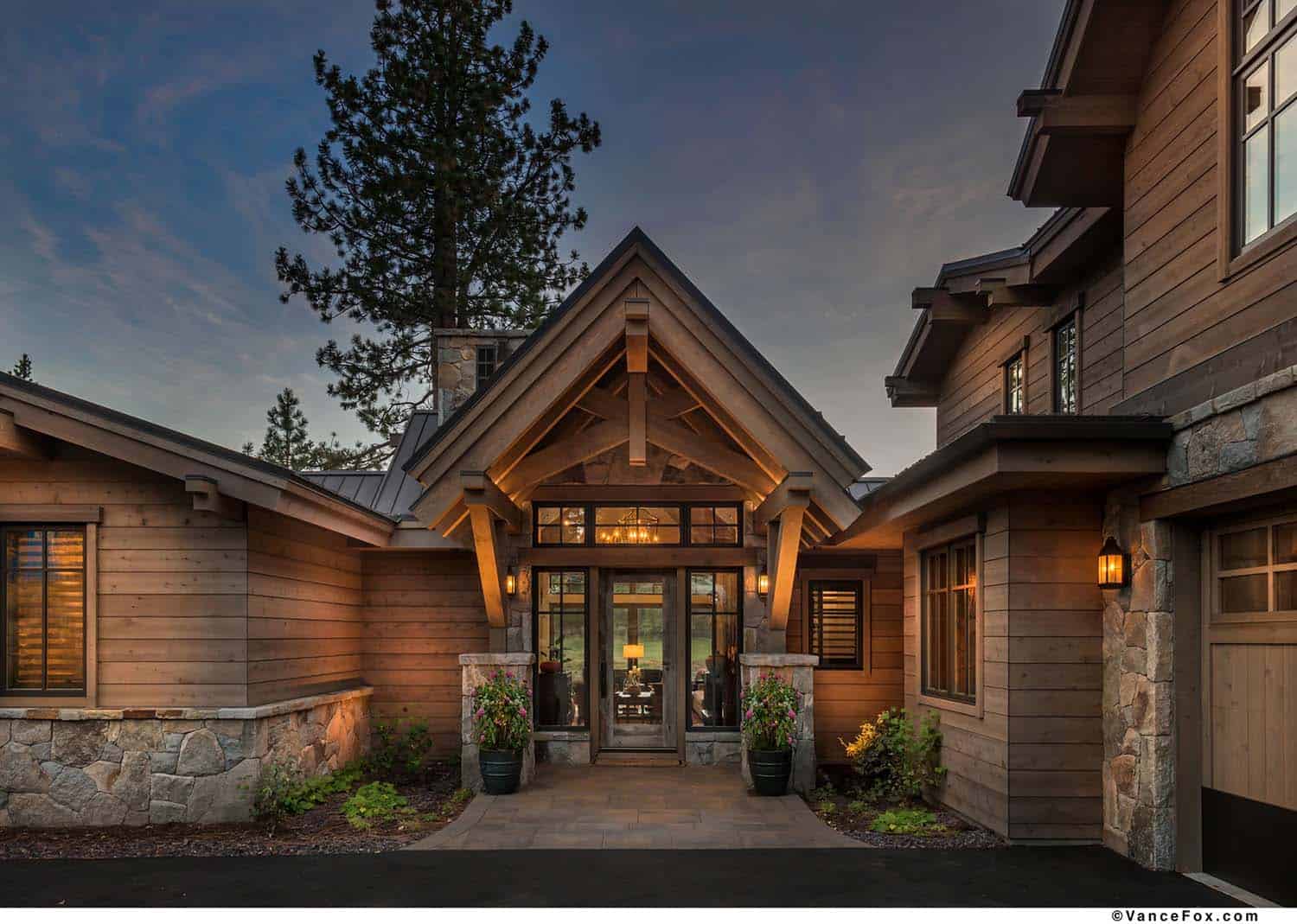 lakeside-living-in-truckee-rustic-exterior